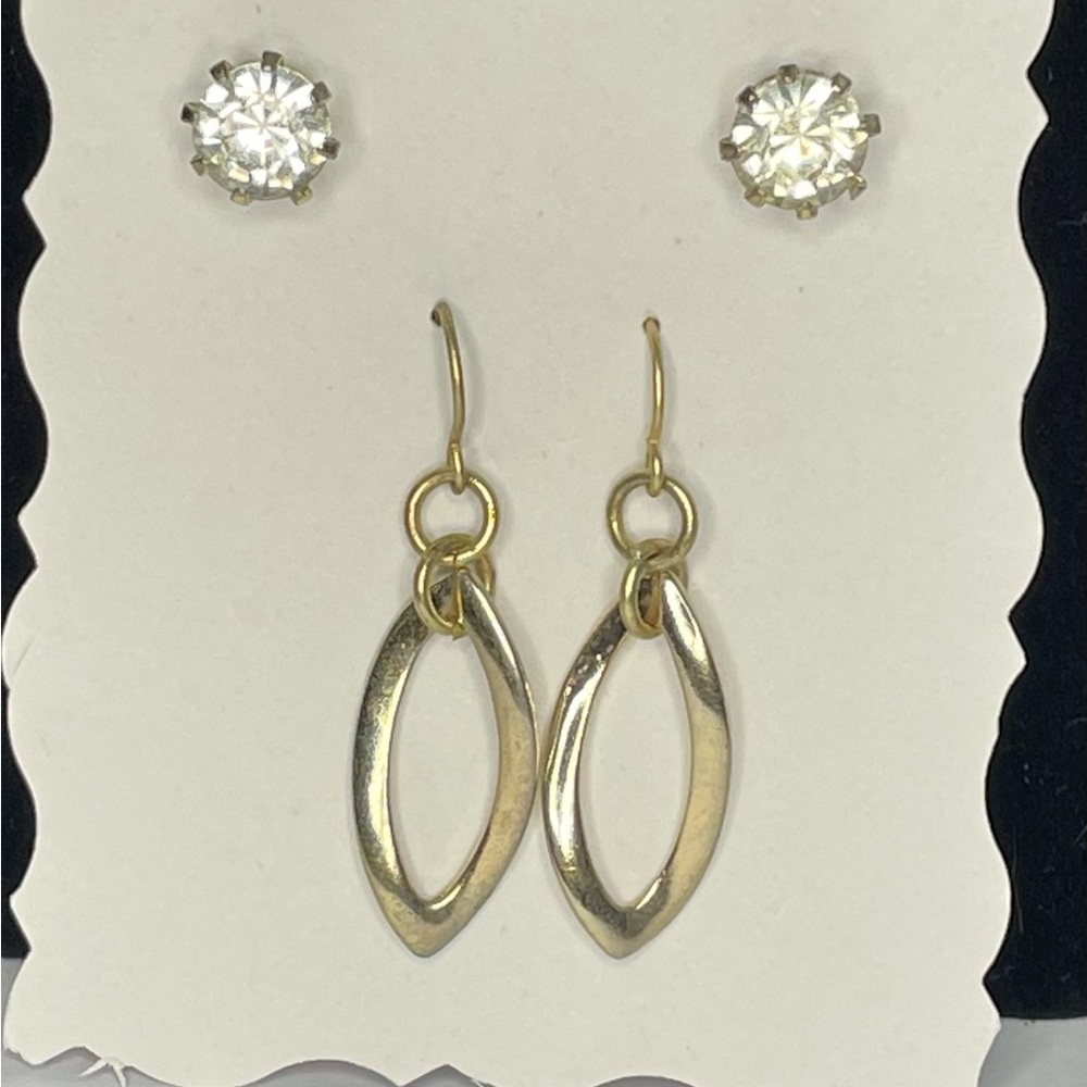 Elegant Gold Tone Earrings Set